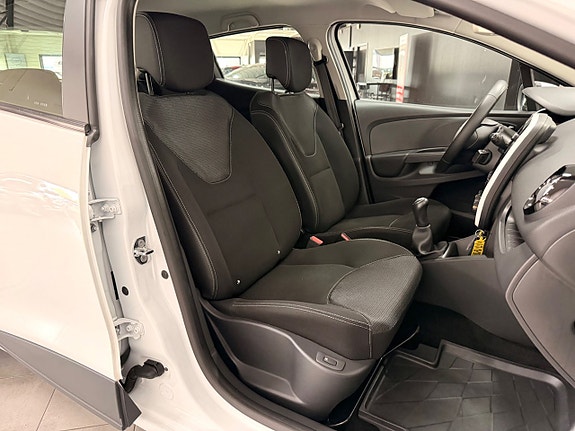 Renault Clio 24 of 27