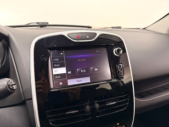 Renault Clio 20 of 27