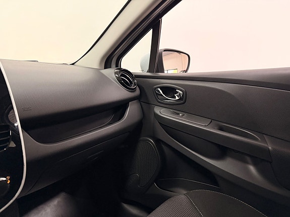 Renault Clio 23 of 27