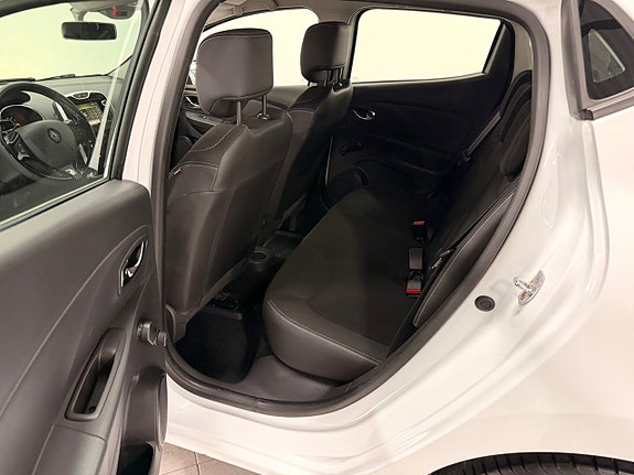 Renault Clio 12 of 27