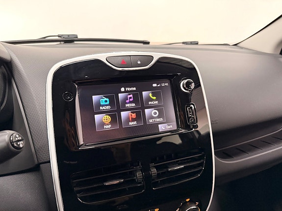 Renault Clio 19 of 27