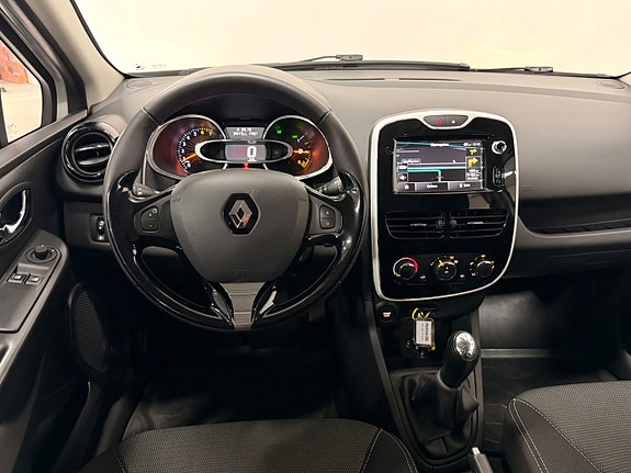 Renault Clio 14 of 27