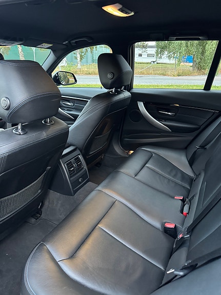 BMW 320d 9 of 15