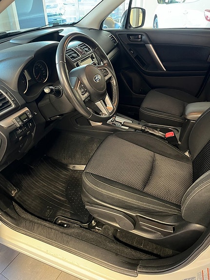 Subaru Forester 5 of 8