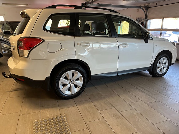 Subaru Forester 3 of 8