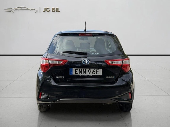 Toyota Yaris 6 of 20