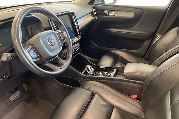 Volvo XC40 14 of 21