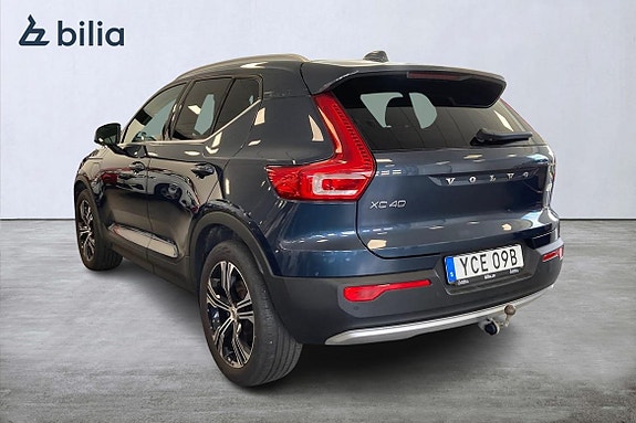 Volvo XC40 2 of 21