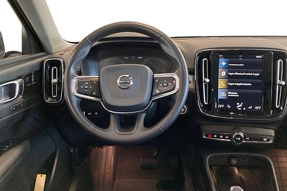 Volvo XC40 11 of 21