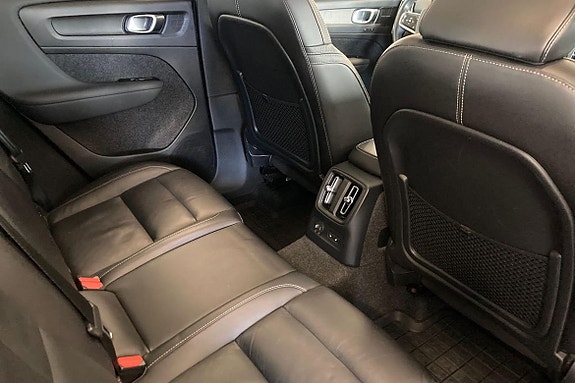 Volvo XC40 9 of 21