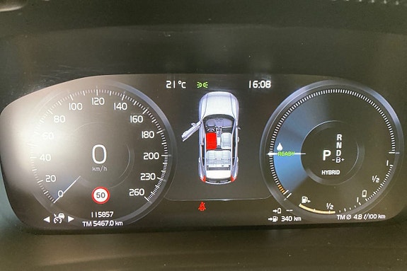 Volvo XC40 16 of 21