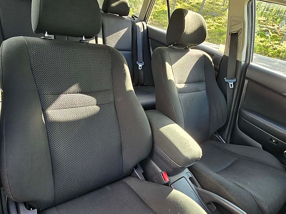 Toyota Avensis 9 of 11