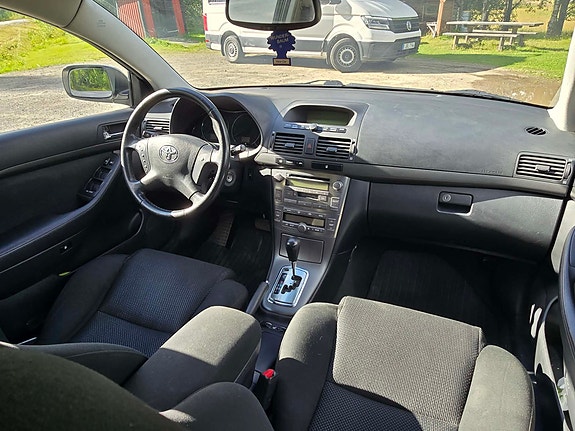 Toyota Avensis 7 of 11