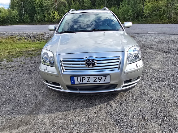Toyota Avensis 3 of 11