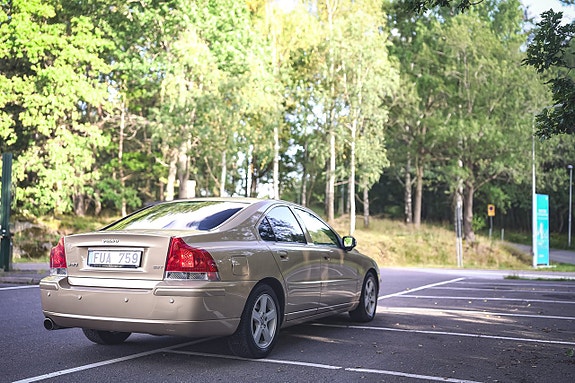 Volvo S60 6 of 30