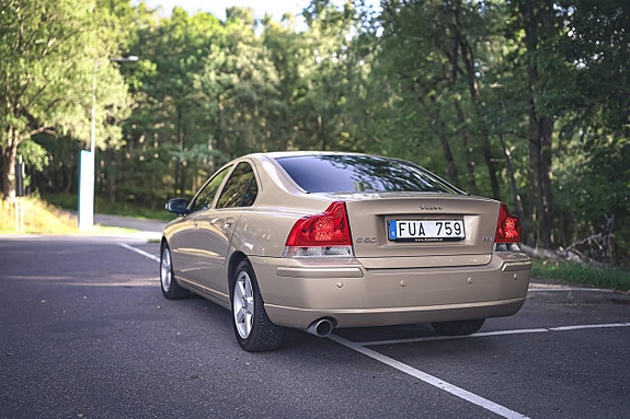 Volvo S60 4 of 30