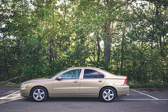 Volvo S60 2 of 30