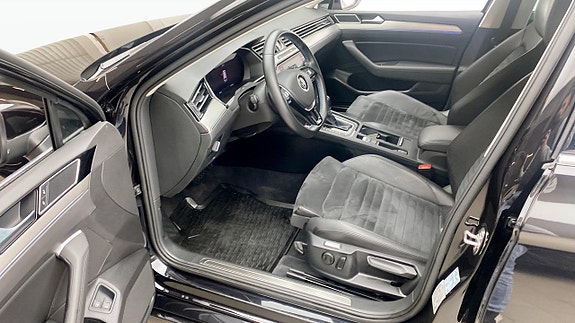 Volkswagen Passat 8 of 13