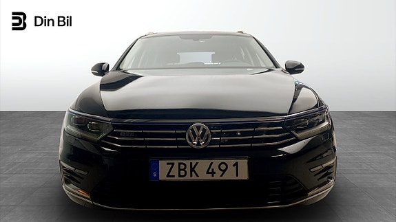 Volkswagen Passat 4 of 13
