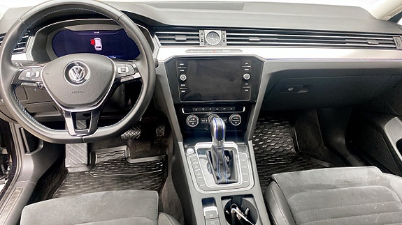 Volkswagen Passat 10 of 13