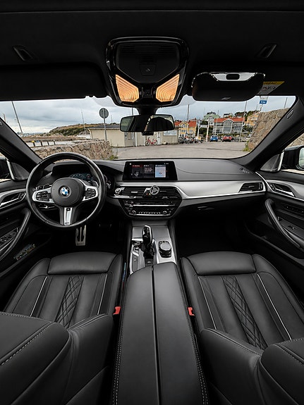 BMW 540i 11 of 14
