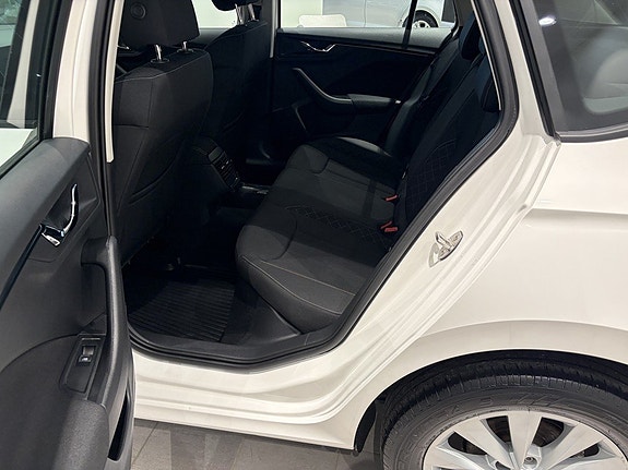Skoda Kamiq 3 of 11