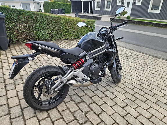Kawasaki Ninja ER-6n 2 of 4