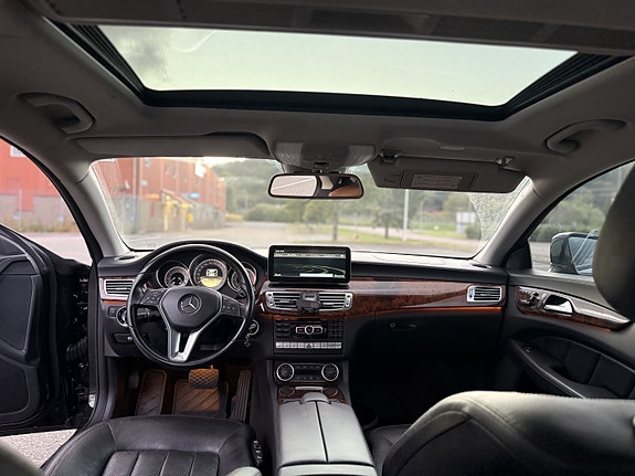 Mercedes-Benz CLS350 5 of 7