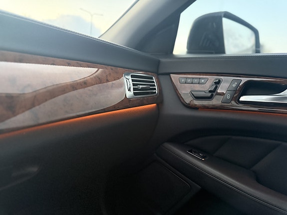 Mercedes-Benz CLS350 6 of 7