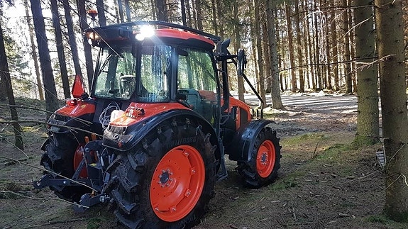 Kubota M 5-092 4 of 8