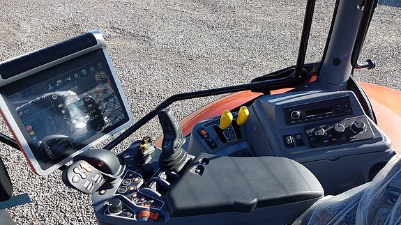 Kubota M 7173 7 of 8