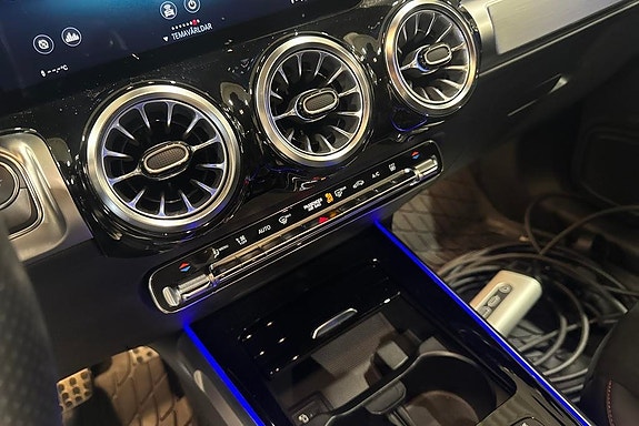 Mercedes-Benz EQB300 12 of 14