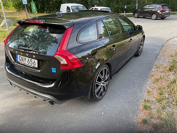 Volvo V60 4 of 7
