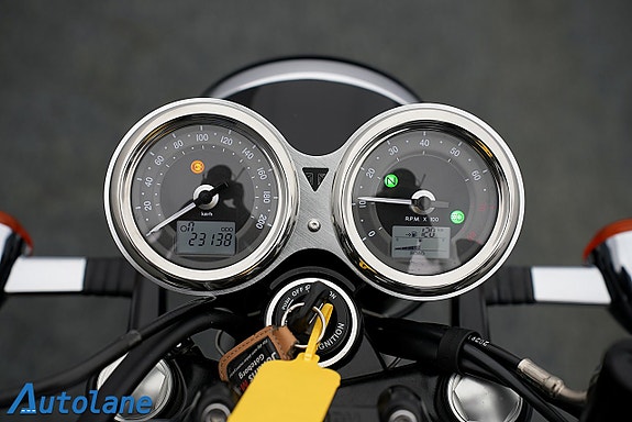 Triumph Bonneville T120* 19 of 26