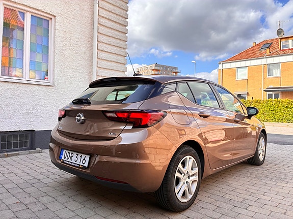 Opel Astra 10 of 25