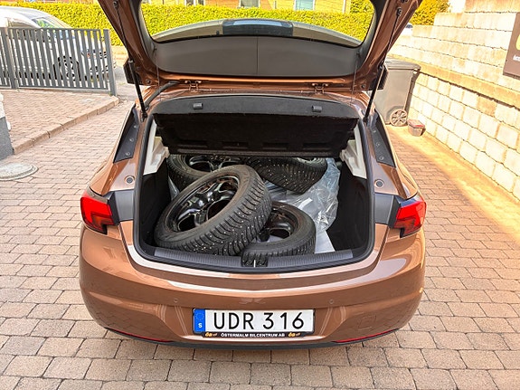 Opel Astra 12 of 25