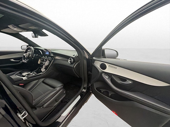 Mercedes-Benz GLC220 d 28 of 30