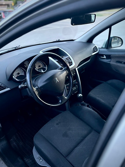 Peugeot 207 5 of 8