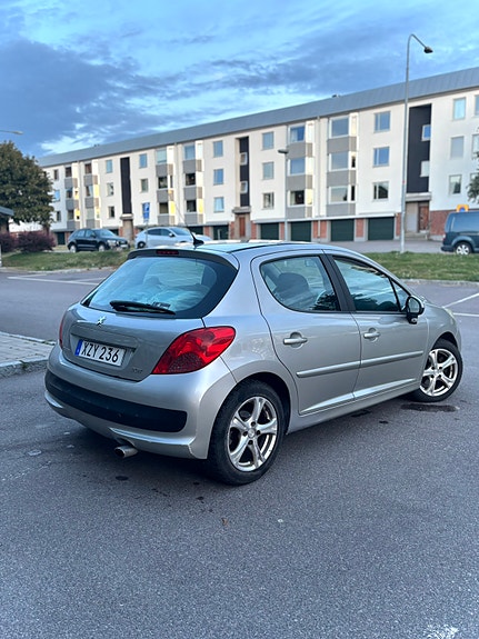 Peugeot 207 3 of 8