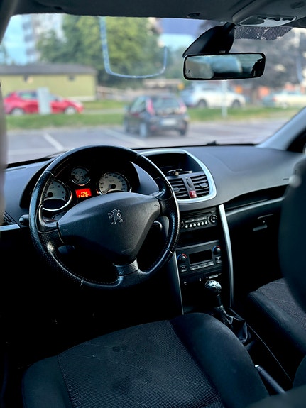 Peugeot 207 6 of 8