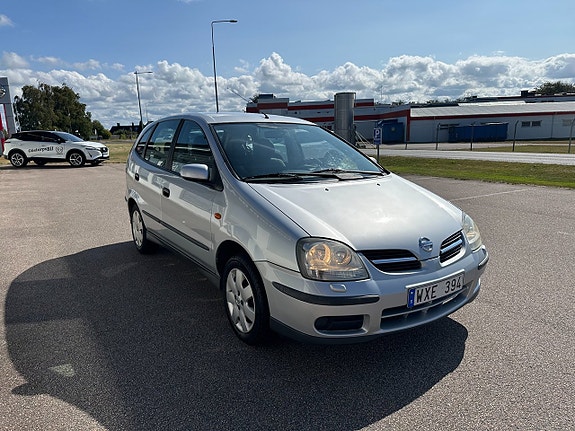 Nissan Almera Tino 2 of 8