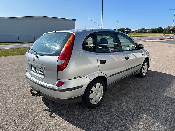 Nissan Almera Tino 3 of 8