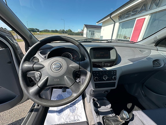 Nissan Almera Tino 8 of 8