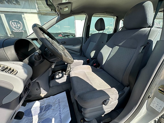 Nissan Almera Tino 7 of 8