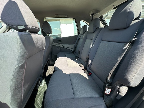 Nissan Almera Tino 6 of 8