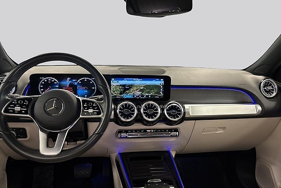 Mercedes-Benz EQB300 7 of 17