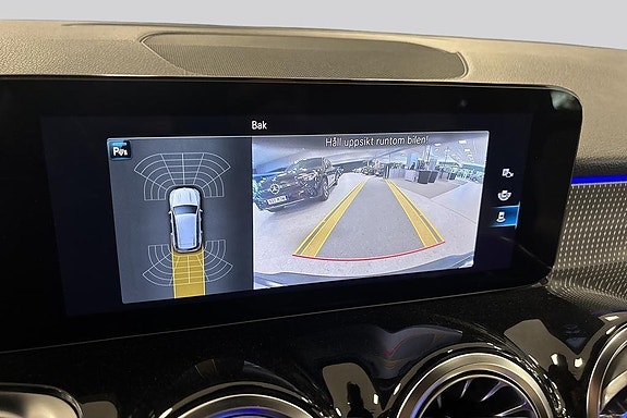Mercedes-Benz EQB300 16 of 17