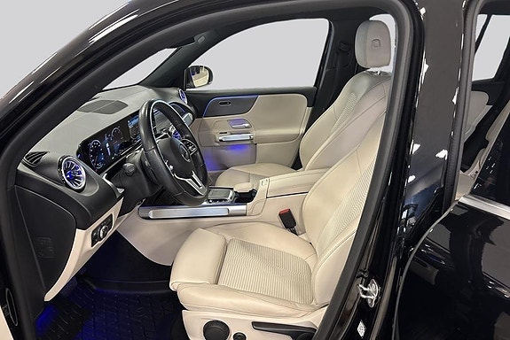 Mercedes-Benz EQB300 8 of 17