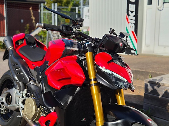 Ducati Streetfighter V4S *AKRAPOVIC* 7 of 10