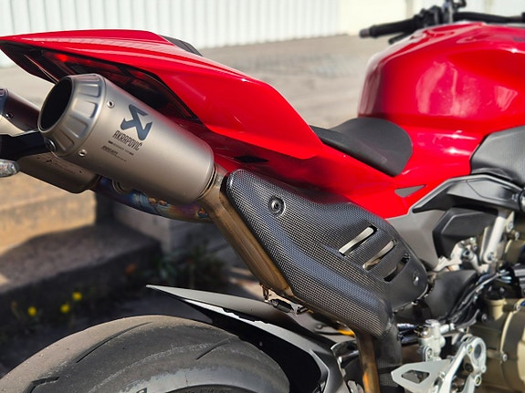 Ducati Streetfighter V4S *AKRAPOVIC* 9 of 10